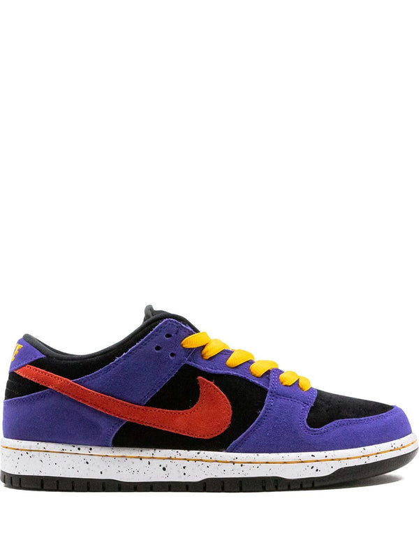 Nike SB Dunk Low sneakers