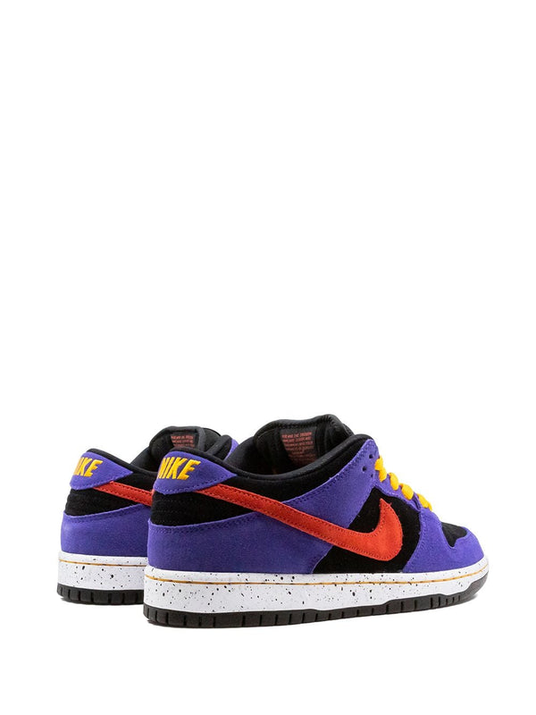 Nike SB Dunk Low sneakers