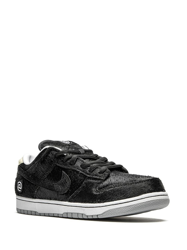 Nike SB Dunk Low sneakers