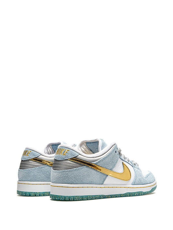 Nike SB Dunk Low sneakers