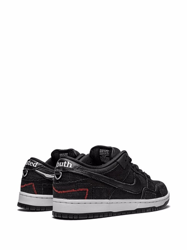 Nike SB Dunk Low sneakers