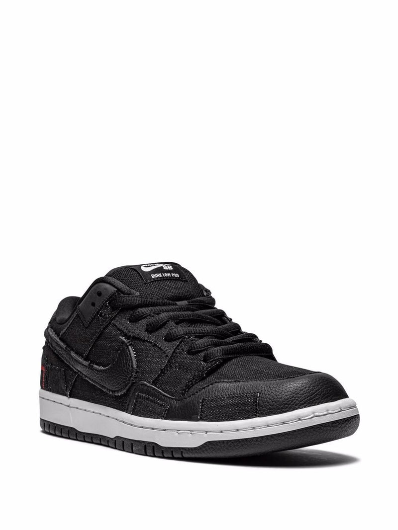 Nike SB Dunk Low sneakers