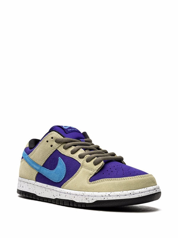 Nike Dunk Low SB sneakers