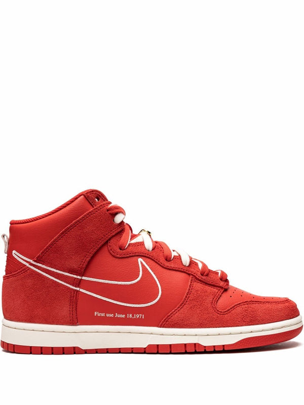 Nike Dunk Hi SE sneakers