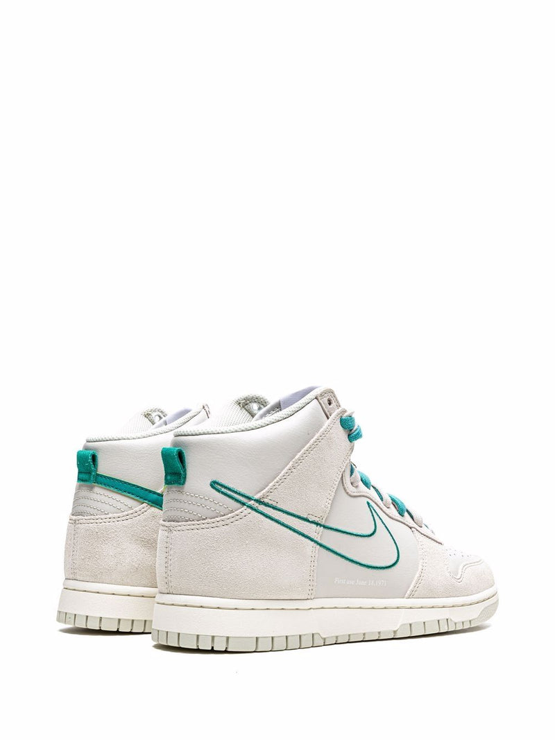Nike Dunk High SE "First Use - Green Noise" sneakers