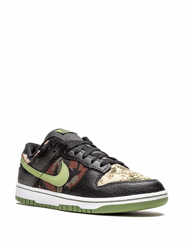 Nike Dunk Low SE "Crazy Camo" sneakers