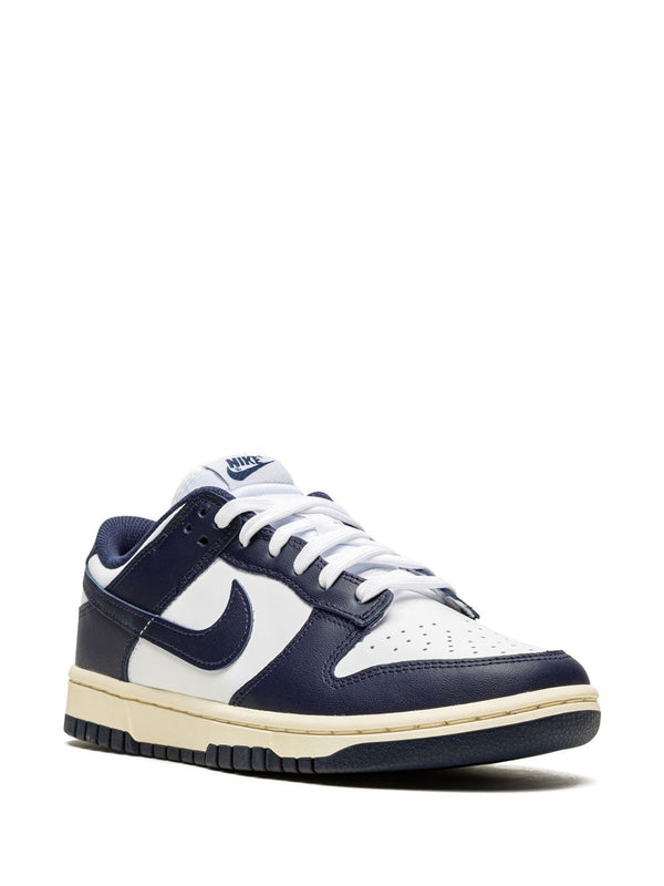 Nike Dunk Low sneakers