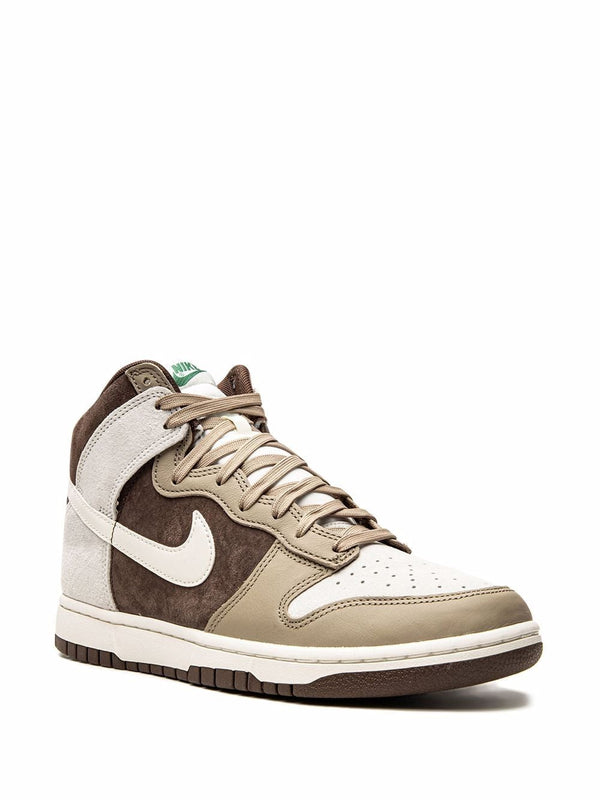 Nike Dunk High “Light Chocolate” sneakers