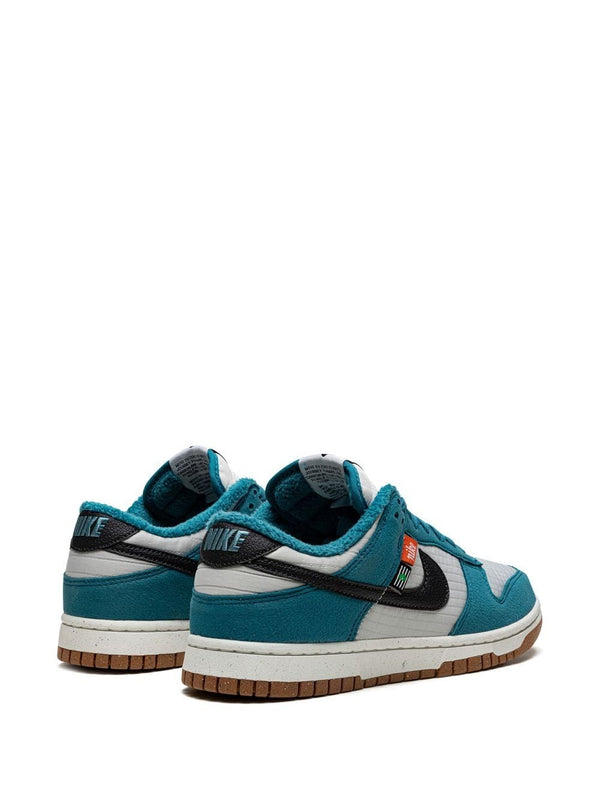 Nike Dunk Low sneakers