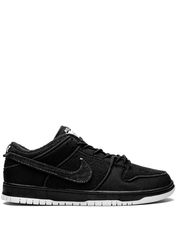 Nike Dunk Low sneakers