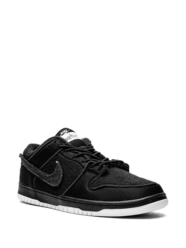 Nike Dunk Low sneakers