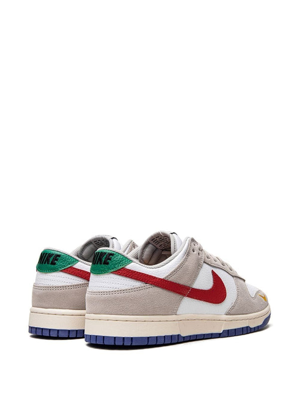 Nike Dunk Low sneakers